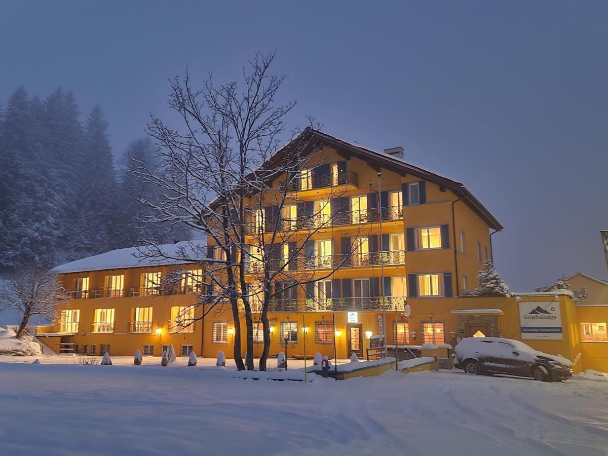 Hostel By Grischalodge Парпан Екстериор снимка